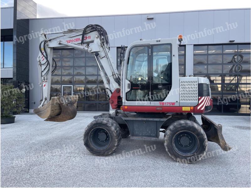 Rypadlo s gumovými koly Takeuchi TB175W / 2009 / 11 807 provozních hodin / Leasing od 20 %