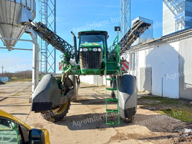 De vânzare John Deere 4730 pulverizator autopropulsat cu kit de ridicare