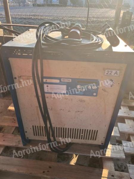 Forklift battery charger