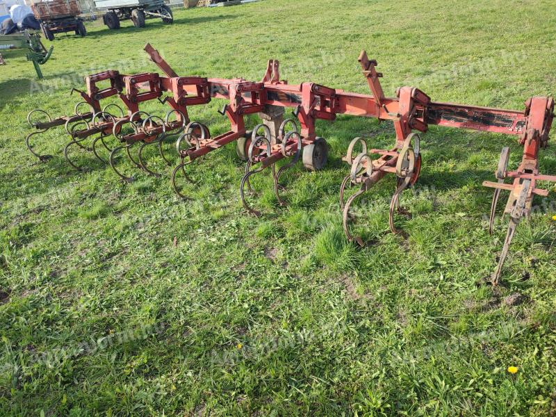 Konskilde row crop cultivator