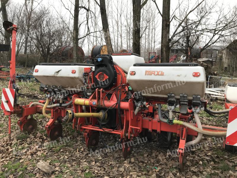 Maize seed drill