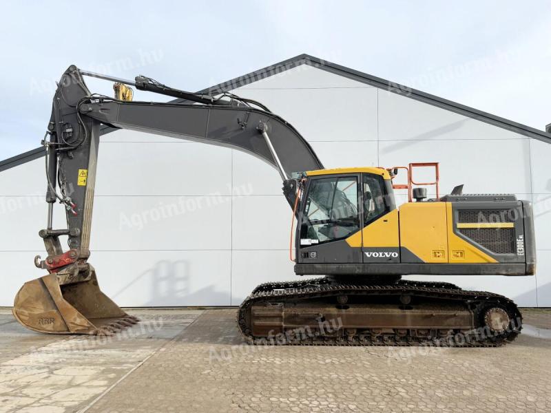 Excavator pe șenile Volvo EC300ENL / 2018 / 11 638 ore / Leasing de la 20%