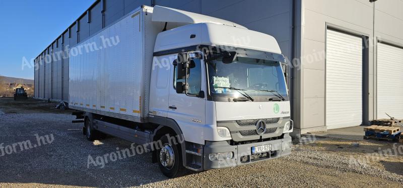 Mercedes Atego 1229 mit Kofferaufbau zu verkaufen