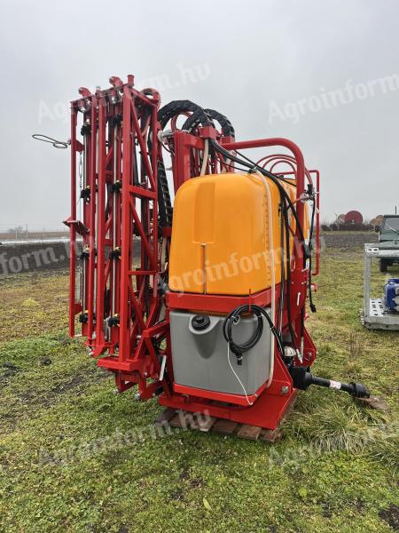 Source 1000 sprayer