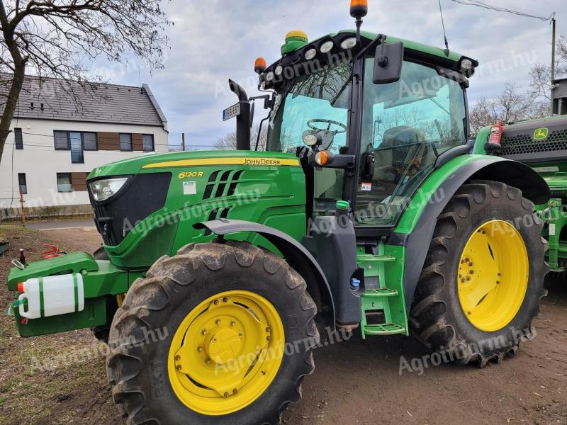 JOHN DEERE 6120R