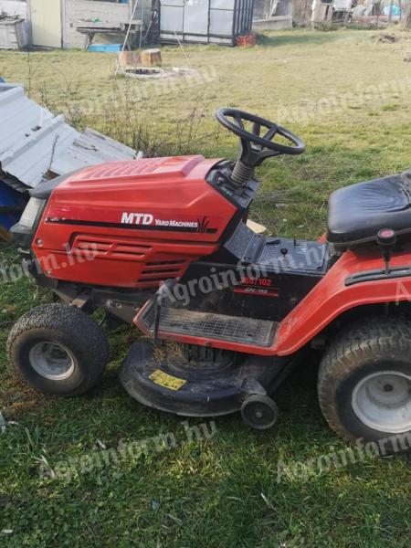 MTD mașină de tuns iarba tractor mic