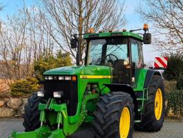 John Deere 8300