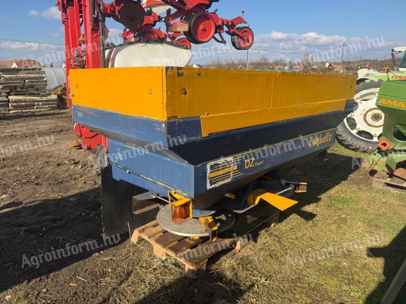 BOGBALLE EX TREND 1500 LITRE TWO-FLAP FERTILISER SPREADER