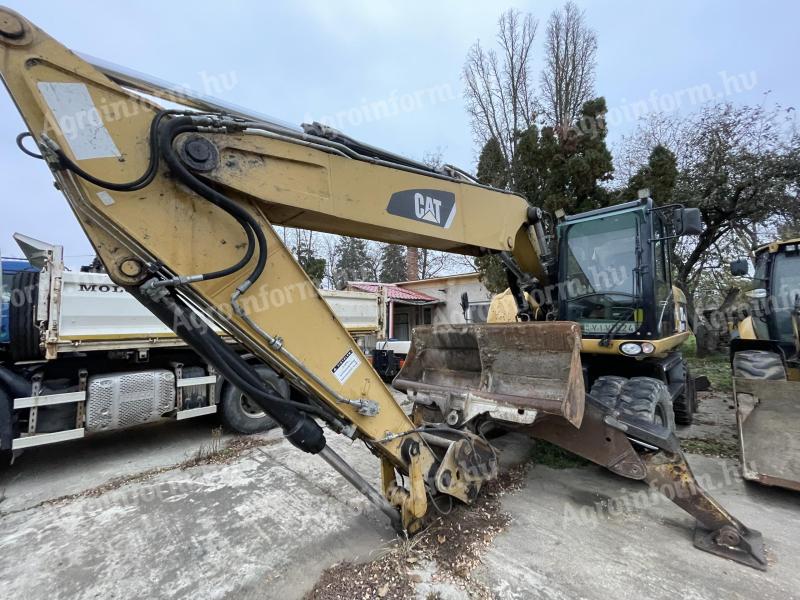 CAT 318D