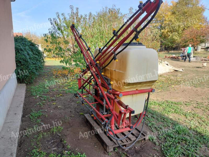 Separator chemikaliów 660 l, z ramą 12 m, poziomowanie