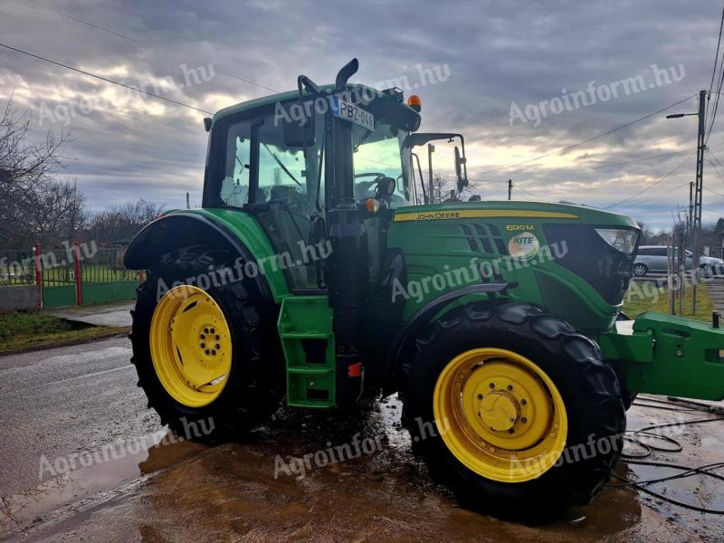 Za prodajo John Deere 6120M