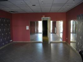 Hévízen, a belvárosban 94 m²-es üzlet-iroda eladó