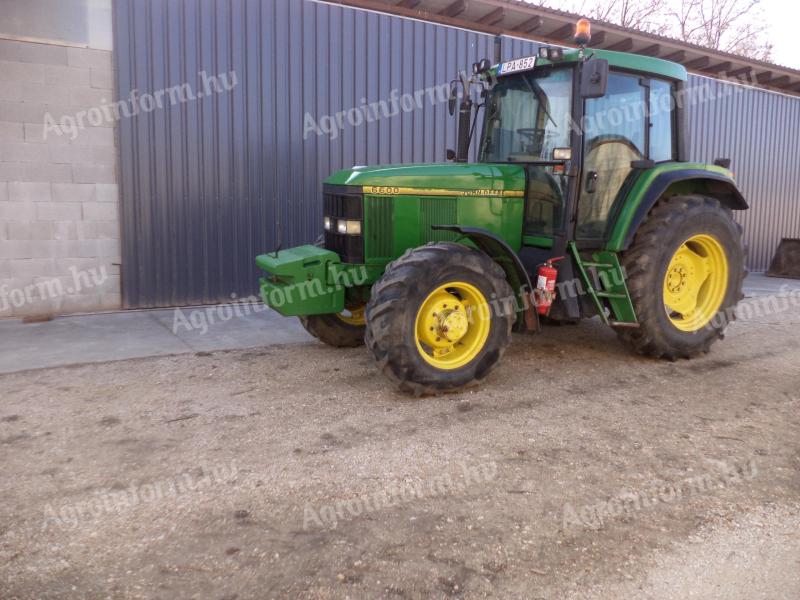 John Deere 6600