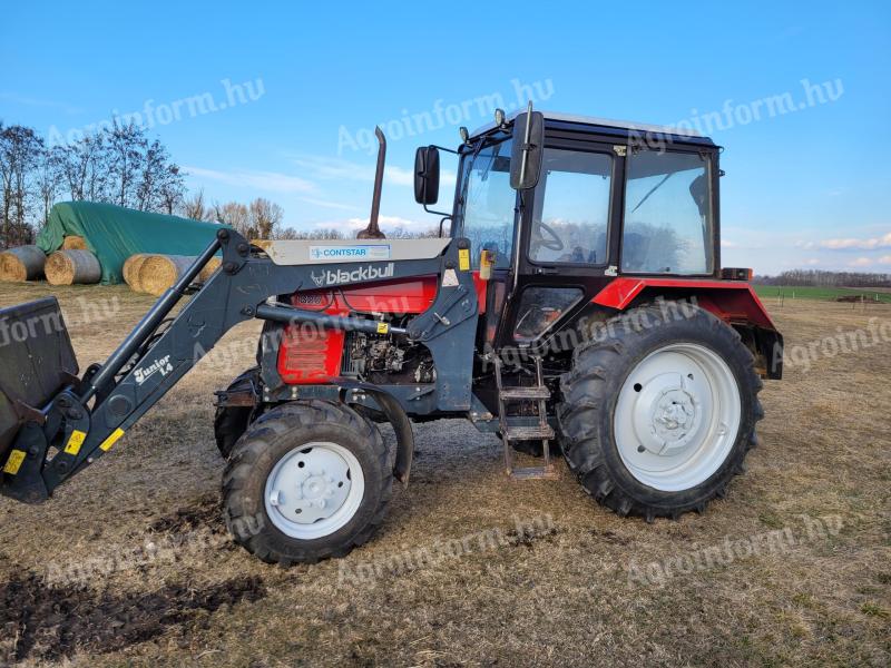 Mtz 820 z nakladalnikom Blackbull