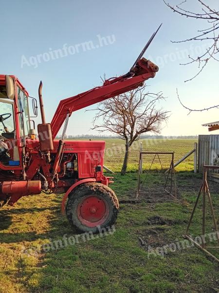 MTZ čelni nakladalnik in rezalnik