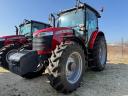 Traktor Massey Ferguson 5713M skladom