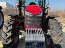 Traktor Massey Ferguson 5713M skladom