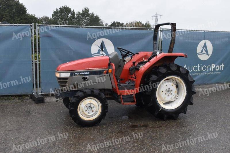 Yanmar 28 hp PowerShift Japonský traktor, malý traktor, doprava zdarma, rozebraný, dílna