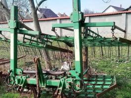Gyomfésű, 5 m-es hidraulikus nyitású, azonnal használható állapotban