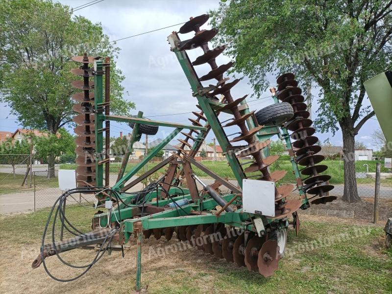IH 9,8 m light disc for sale - ready to work