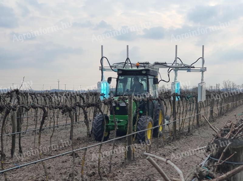 UV BOOSTING TM-2R dvojradový vinohradnícky stroj na ochranu rastlín NOVINKA CENOVO DOSTUPNÁ