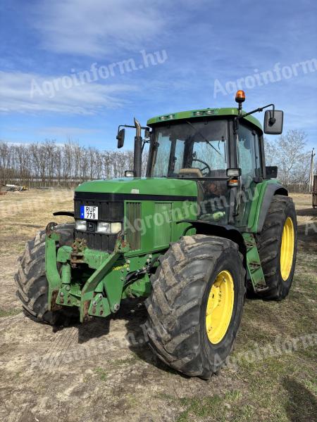 John Deere 6600 tractor