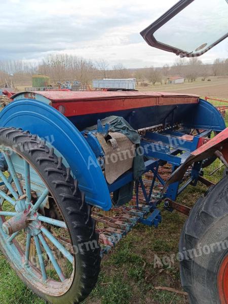 Isaria seed drill