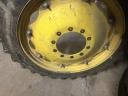 Na prodej John Deere Caterpillar wheel