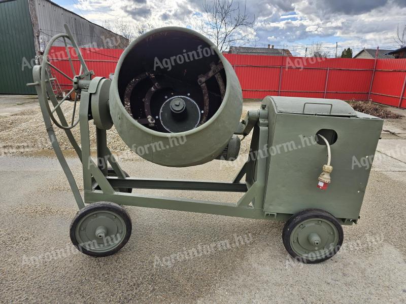 Favorit 250 industrial concrete mixer for sale in reconditioned condition