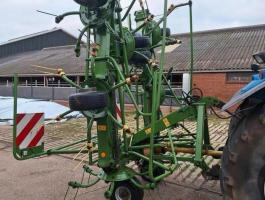 KRONE KW 8.82 -es RENDTERÍTŐ, RENDKEZELŐ, 8 ROTOROS