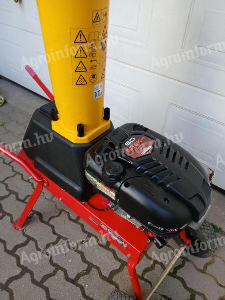 Štěpkovač větví s benzínovým motorem Briggs & Stratton o výkonu 6 hp