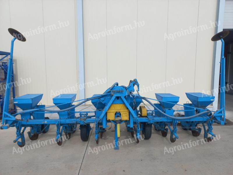 SPC 6 fertiliser spreader seed drill