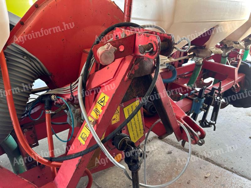 Kverneland Accord seed drill