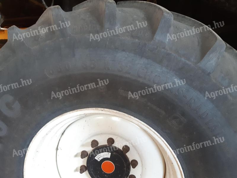 900/60R 32 New Holland Mähdrescherreifen mit Felge