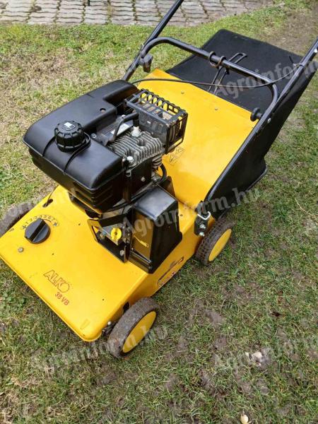 AL-KO petrol lawn aerator