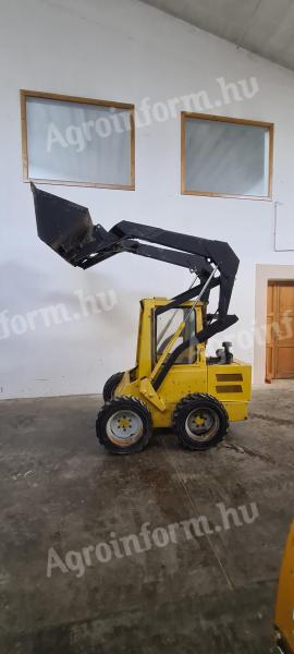 Ładowarka o sterowaniu burtowym Ford New Holland L455