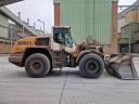 Liebherr L550 front loader with rubber wheels