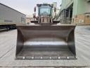 Liebherr L550 front loader with rubber wheels