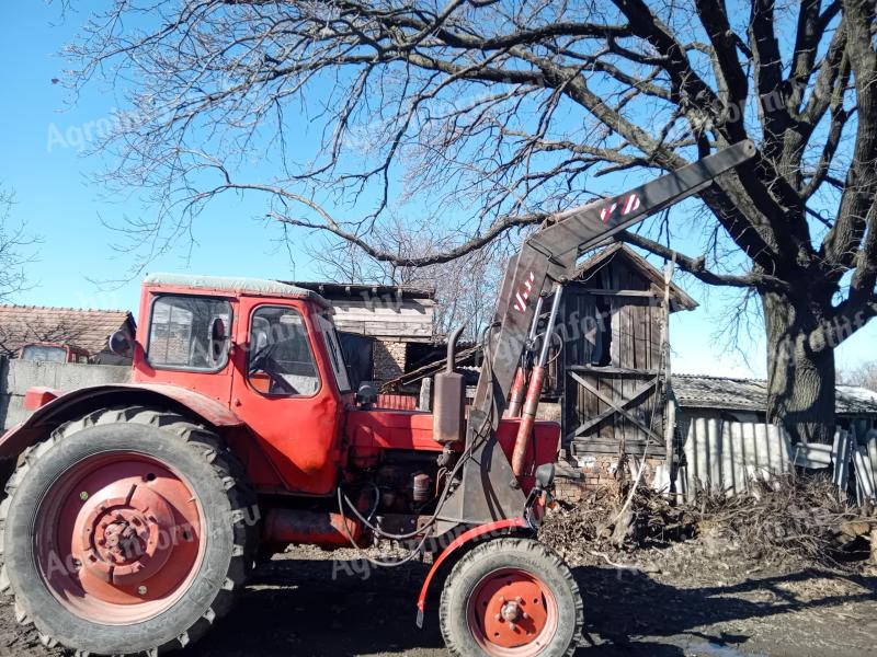 Traktor Mtz 50 z nakladalnikom