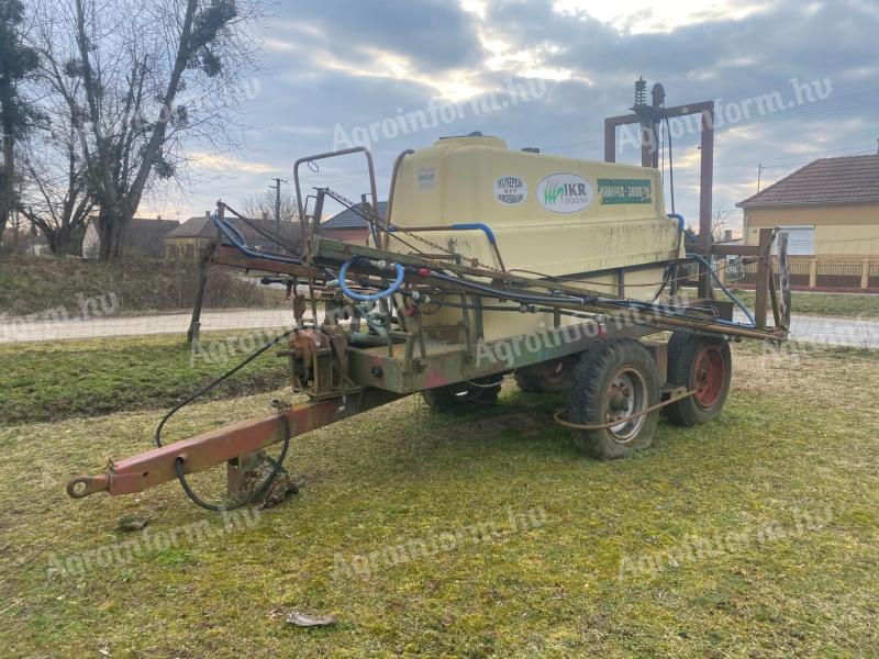 Huniper 3000/18 trailed sprayer