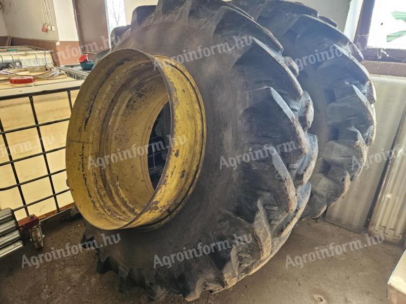 Dimensiune roată dublă 520/85R38 de vânzare