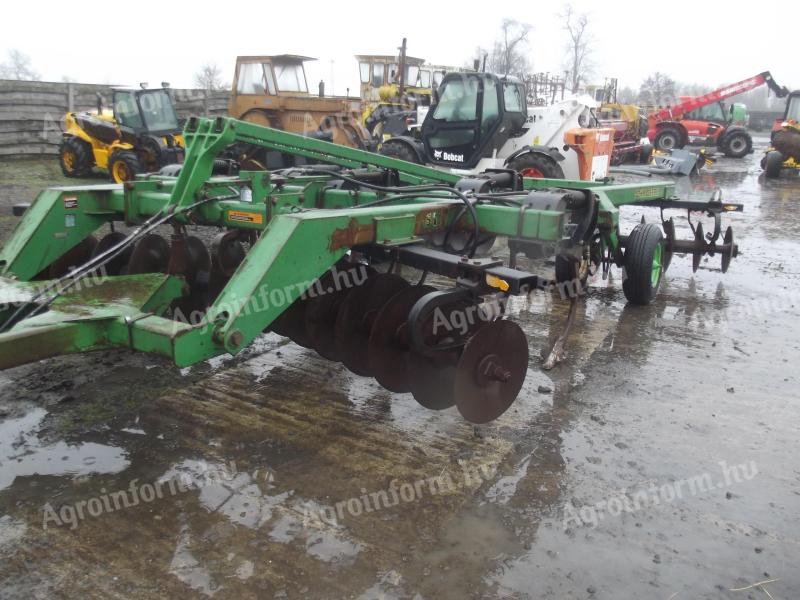 Predám diskový rozrývač John Deere s pracovnou šírkou 4 metre