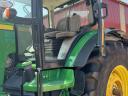 John Deere 8335 R - Poľnohospodársky traktor