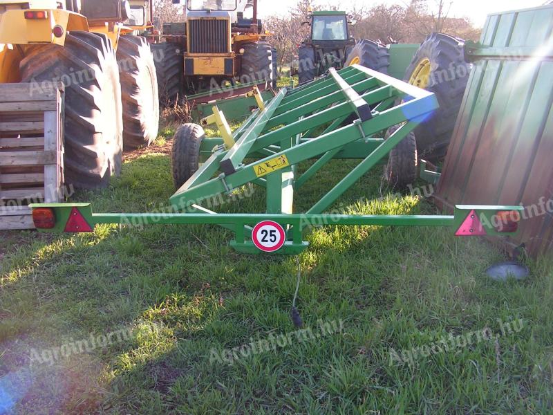 Cărucior de masă John Deere