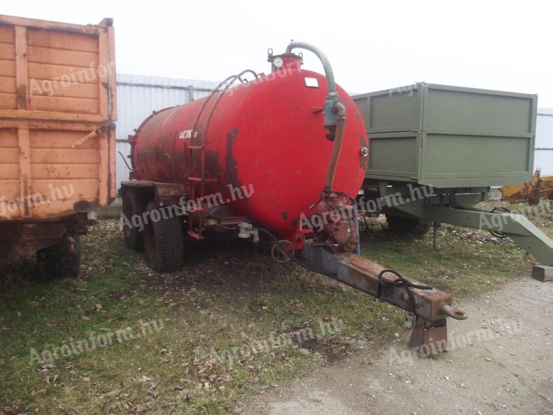 8000 Liter Detk 138 Saugwagen zu verkaufen