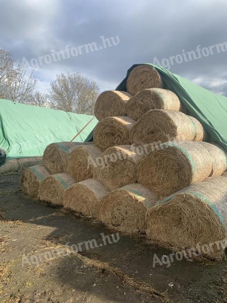 Alfalfa bale, fibre bale, round bale