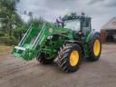 Predn̂i utovarivač STOLL za J̌ohn Deere