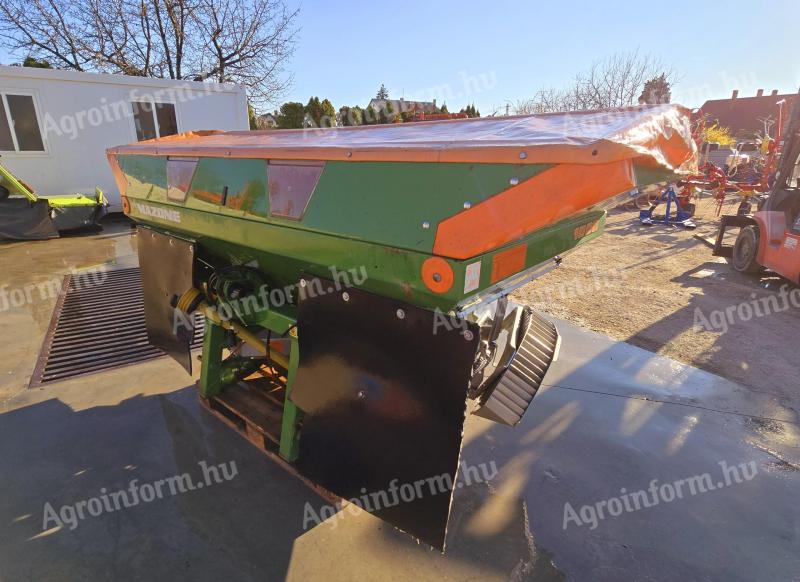 Amazone ZA-M Novis fertiliser spreader