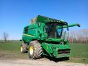 John Deere T660i combine