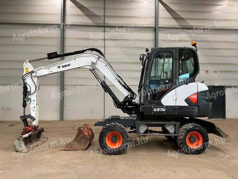 Bobcat E 57 W / 2017 / 3 659 hours / Leasing from 20%